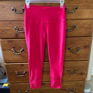 90 Degree By Reflex hot pink cropped leggings